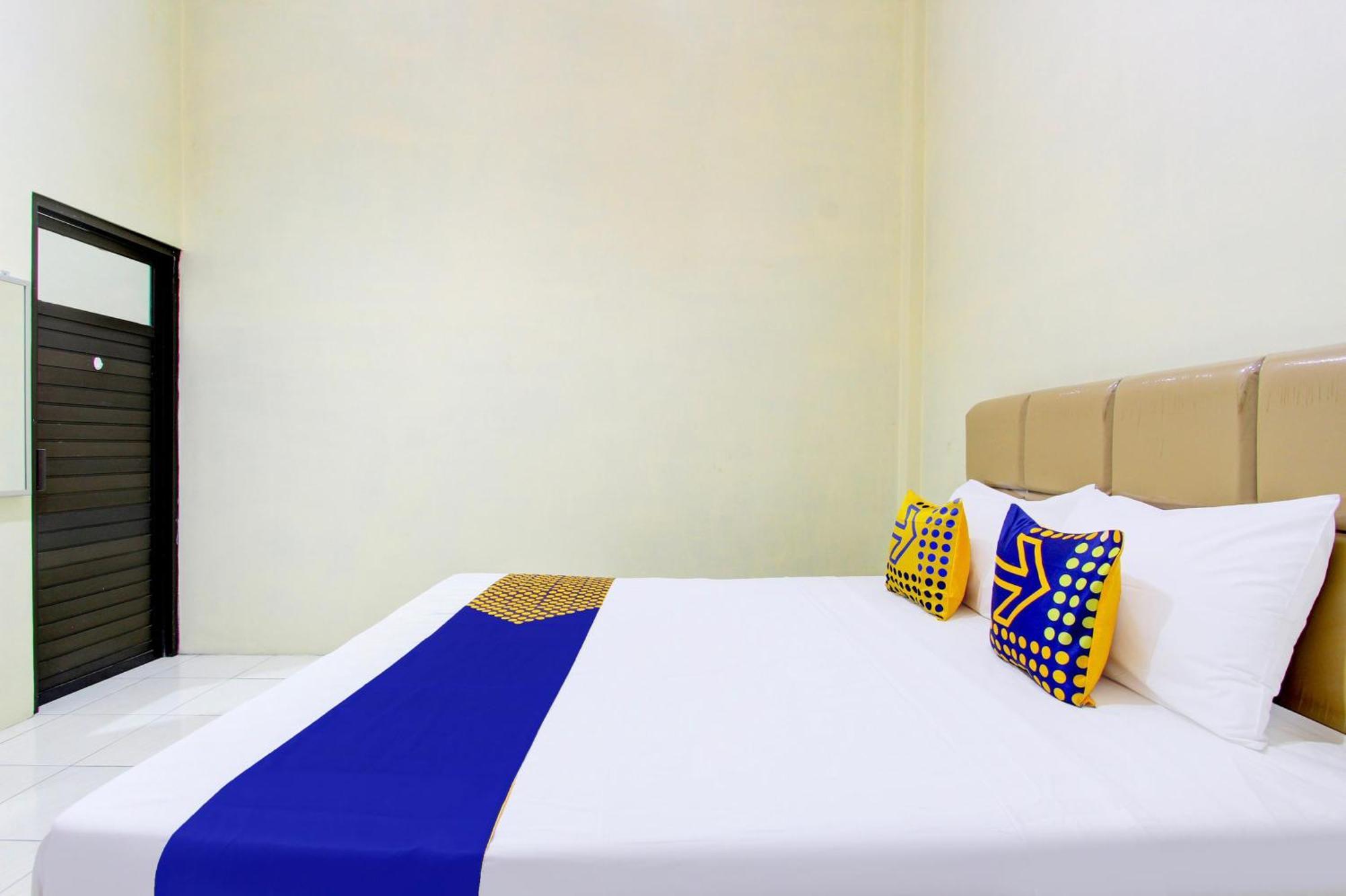 Spot On 93245 Guest House Mulia Dua Syariah Klaten Exterior foto