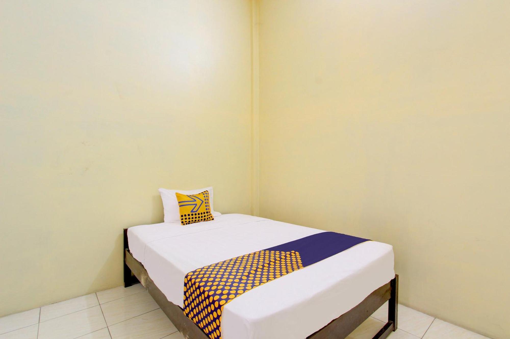 Spot On 93245 Guest House Mulia Dua Syariah Klaten Exterior foto