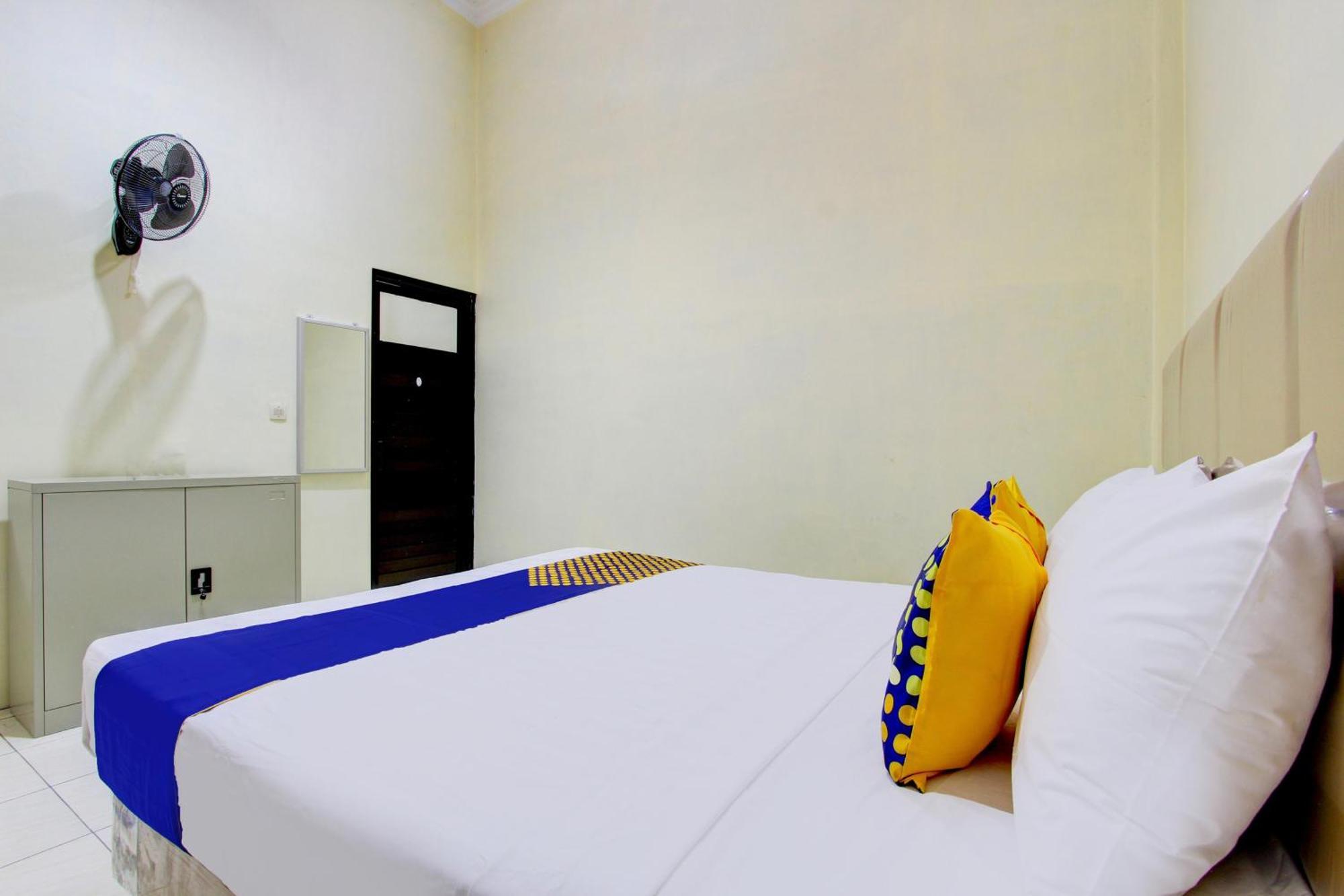 Spot On 93245 Guest House Mulia Dua Syariah Klaten Exterior foto