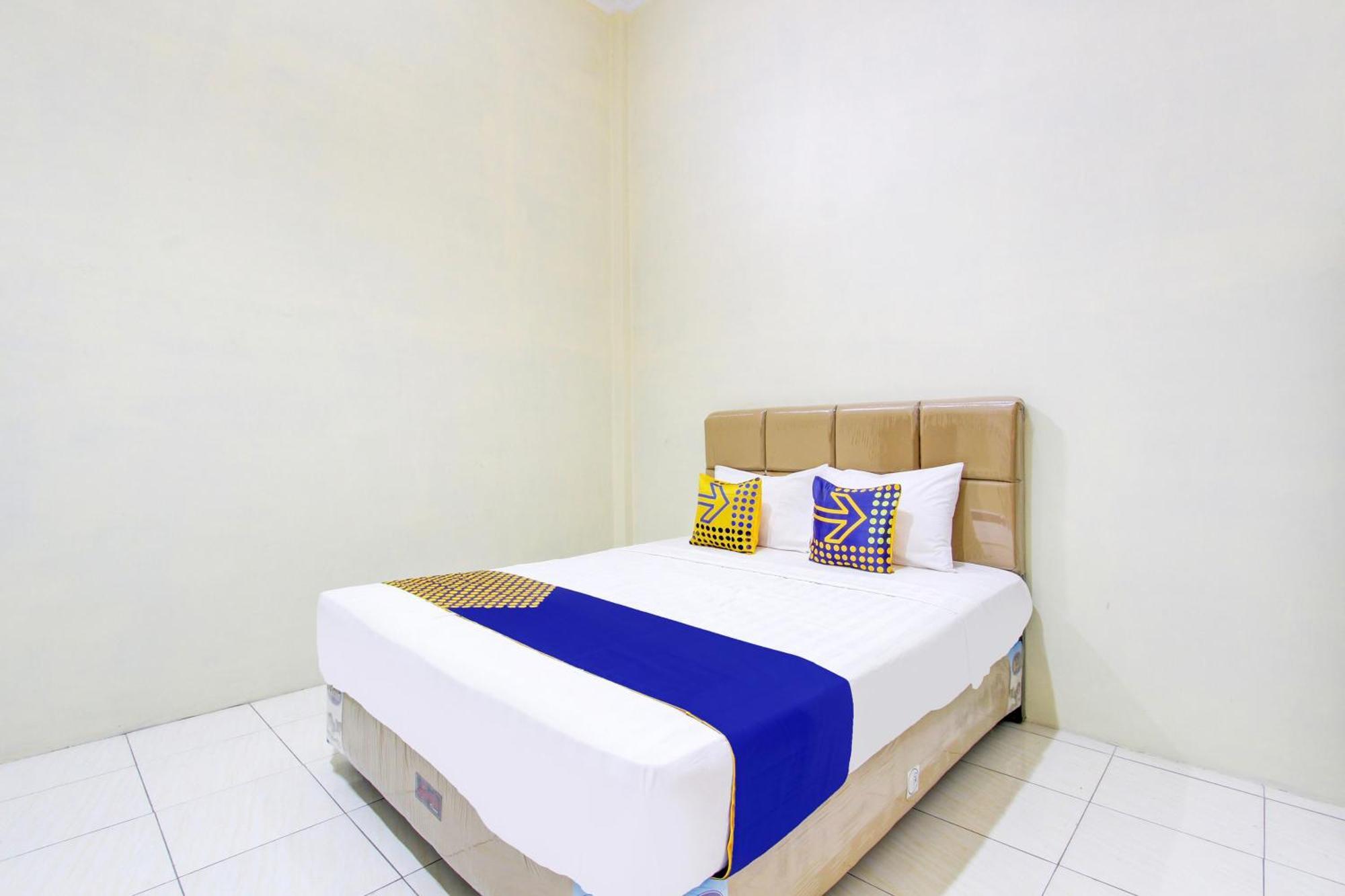 Spot On 93245 Guest House Mulia Dua Syariah Klaten Exterior foto